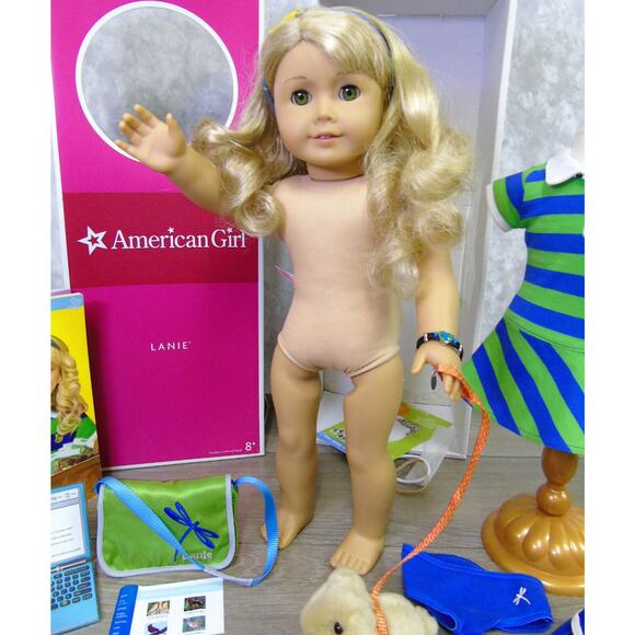 American Girl LANIE DOLL + ACCESSORIES Bracelet Pet Bunny Laptop Book AG BOX - Picture 9 of 12